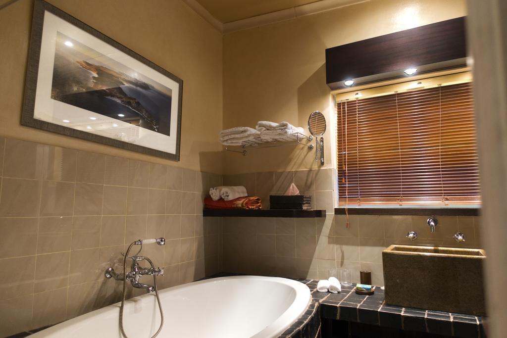 Rosedene Lodge - 24H Solar With Pool And Garden เคปทาวน์ ห้อง รูปภาพ