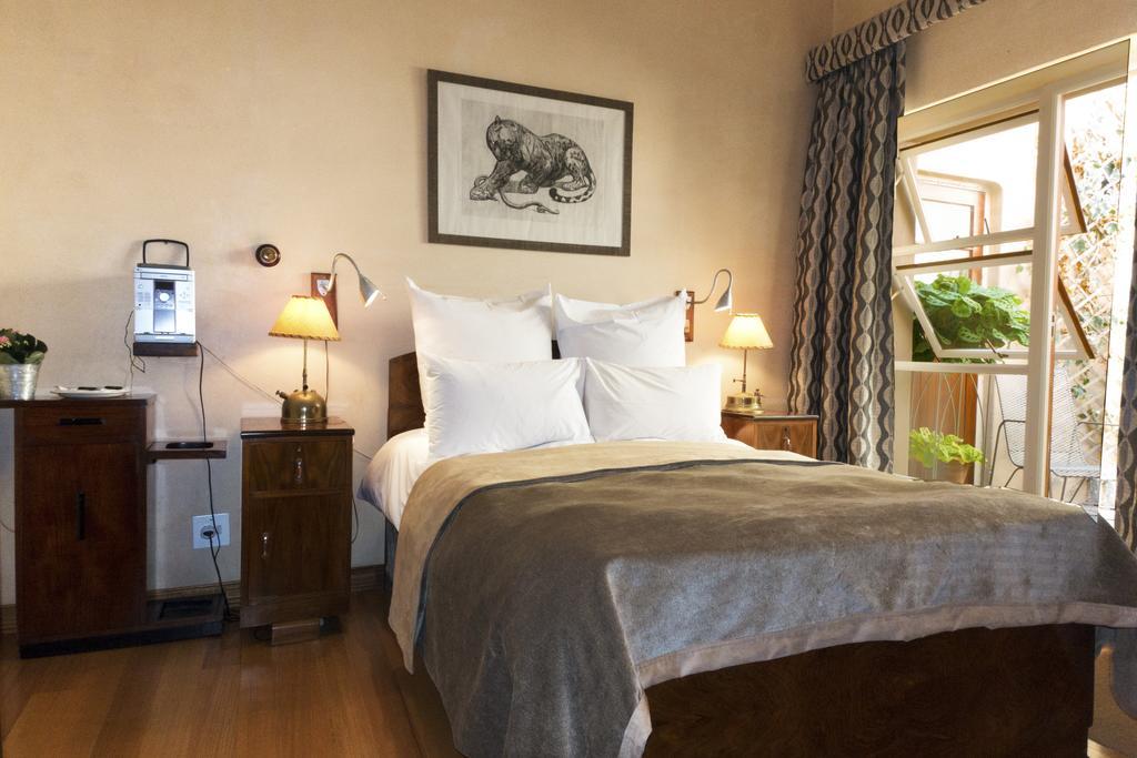 Rosedene Lodge - 24H Solar With Pool And Garden เคปทาวน์ ภายนอก รูปภาพ