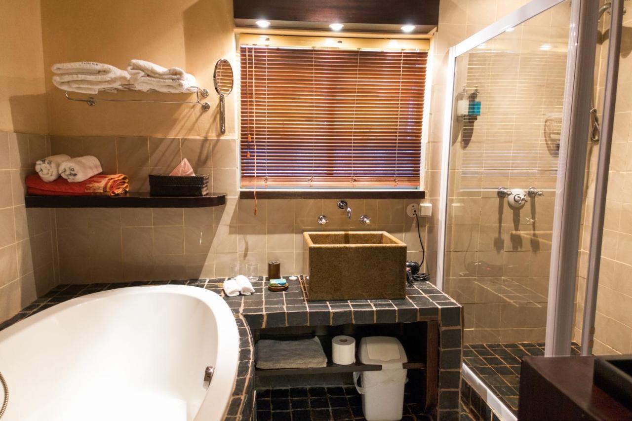 Rosedene Lodge - 24H Solar With Pool And Garden เคปทาวน์ ภายนอก รูปภาพ